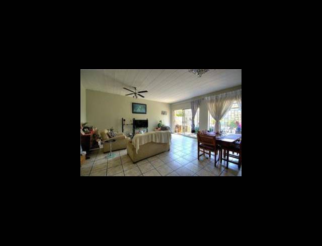 3 BEDROOM TOWNHOUSE FOR SALE IN BRACKENDOWNS